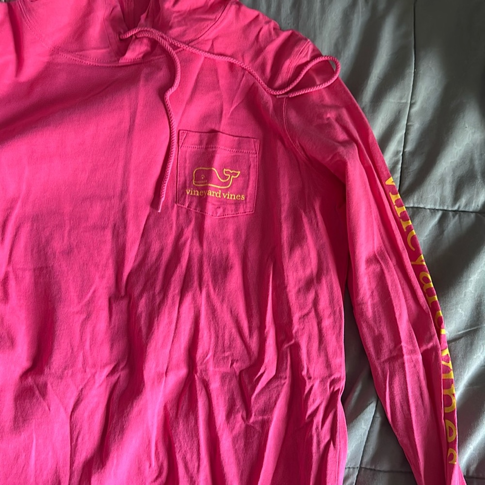 Vineyard vines top